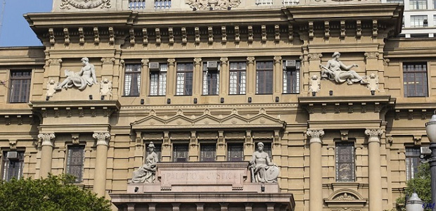 No momento, você está visualizando TJ-SP condena homem por ameaçar e extorquir pais para comprar drogas
